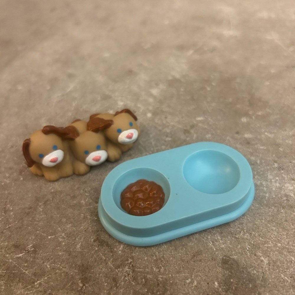 Vintage Fisher Price Loving Family Dollhouse Puppies Pets Food Dish Lot 1990s